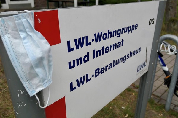 Wohngruppenleben in Corona-Zeiten
Ein Jugendlicher kommt zu Wort und erzählt aus seinem Alltag